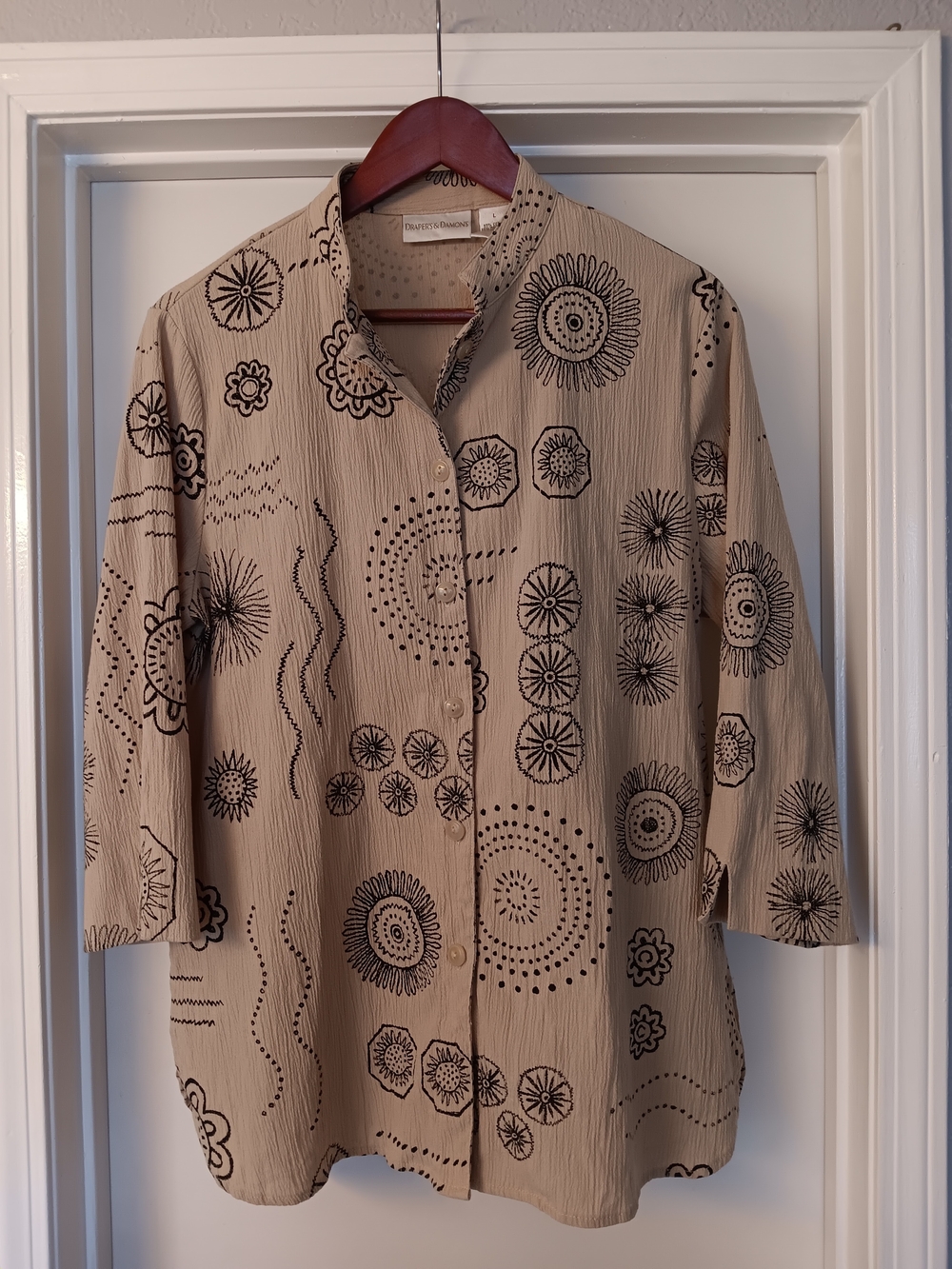 Draper's & Damon's Beige Artsy Print Button-Down Shirt - Relaxed Collar Style
